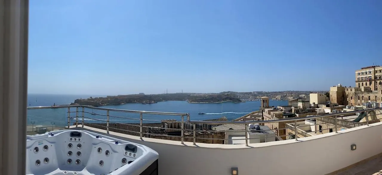 Valletta Luxury 4-Bedroom Duplex With Stunning Sea Views Private Terrace And Jacuzzi 0*,  Malta