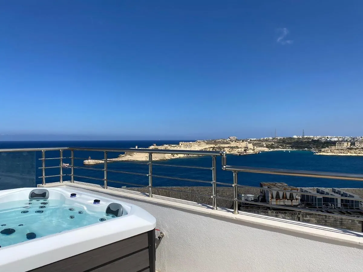 Valletta Luxury 4-Bedroom Duplex With Stunning Sea Views Private Terrace And Jacuzzi 0*,