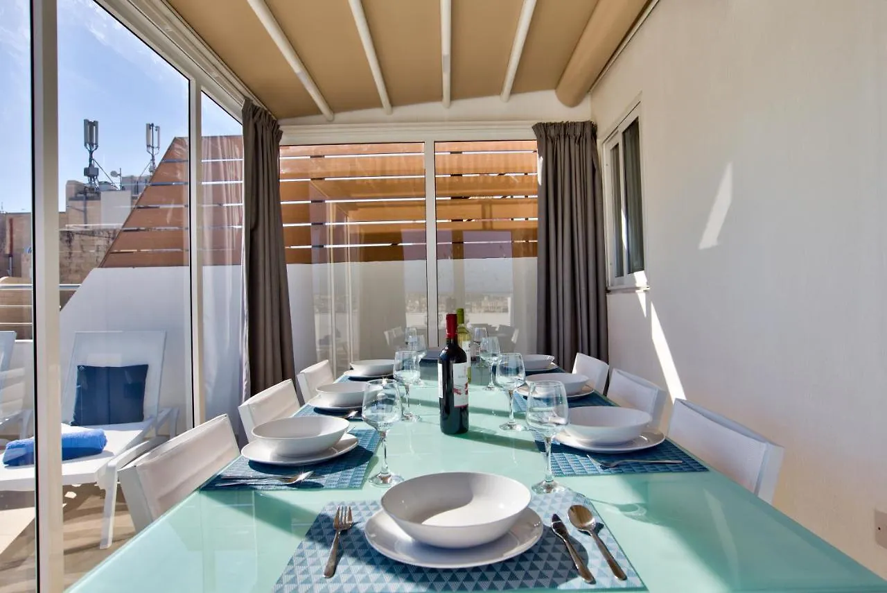 Valletta Luxury 4-Bedroom Duplex With Stunning Sea Views Private Terrace And Jacuzzi Apartment