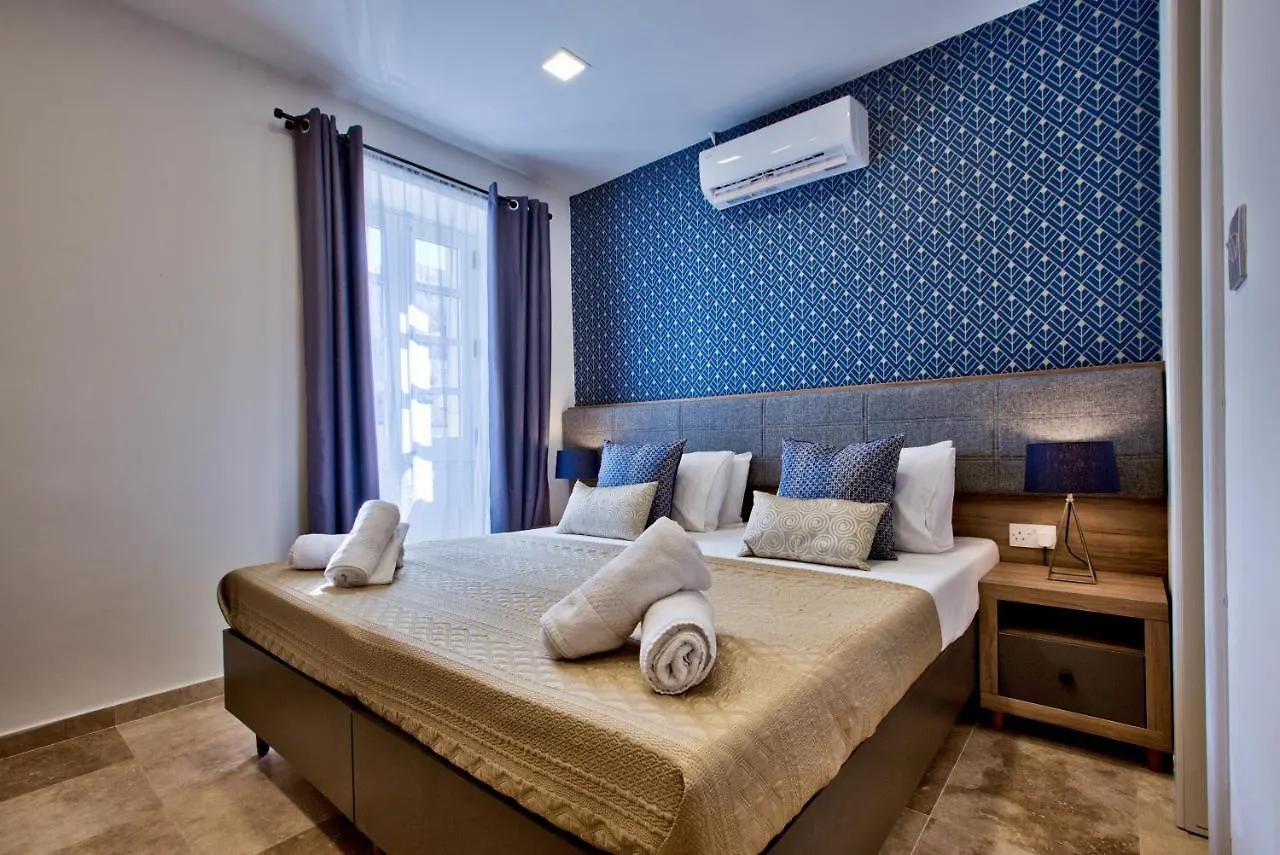 Valletta Luxury 4-Bedroom Duplex With Stunning Sea Views Private Terrace And Jacuzzi 0*,  Malta