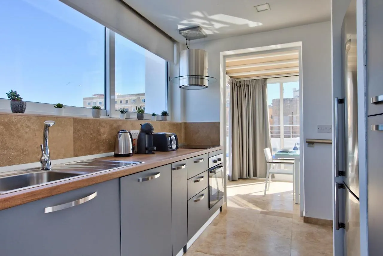 Valletta Luxury 4-Bedroom Duplex With Stunning Sea Views Private Terrace And Jacuzzi