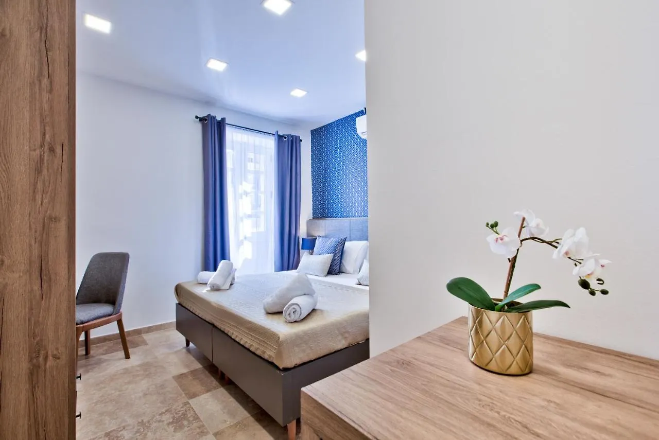 Valletta Luxury 4-Bedroom Duplex With Stunning Sea Views Private Terrace And Jacuzzi
