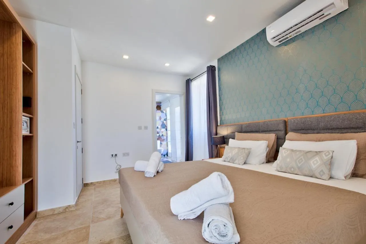 Valletta Luxury 4-Bedroom Duplex With Stunning Sea Views Private Terrace And Jacuzzi Apartment